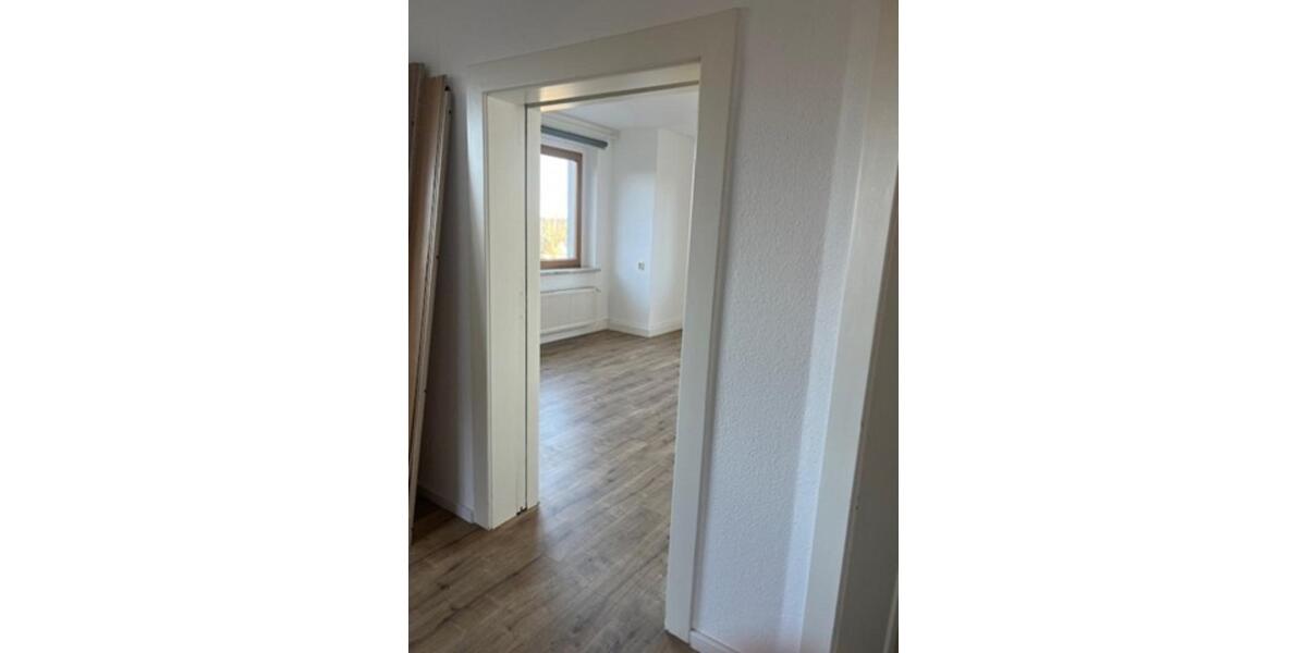 Dachgeschoßwohnung Aue-Bad Schlema Bad Schlema - 3.5 Zimmer, 75 m&sup2;, 390&euro; | Angebot:24786907