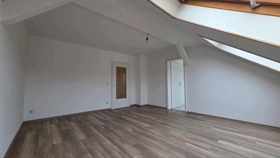 Dachgeschoßwohnung Zwickau Zwickau-Nord - 3 Zimmer, 66 m&sup2;, 549&euro; | Angebot:25840920