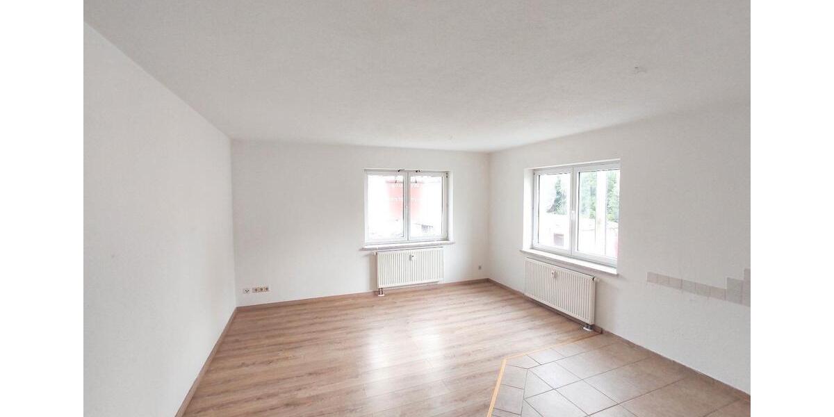 Etagenwohnung Hohenstein-Ernstthal Ernstthal - 2 Zimmer, 52 m&sup2;, 280&euro; | Angebot:25639171