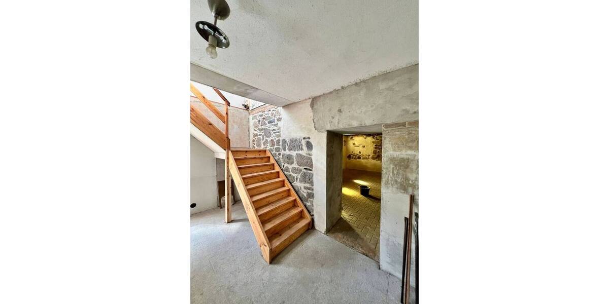 Mehrfamilienhaus, Wohnhaus Lengenfeld - 4 Zimmer, 150 m&sup2;, 85.000&euro; | Angebot:25708235