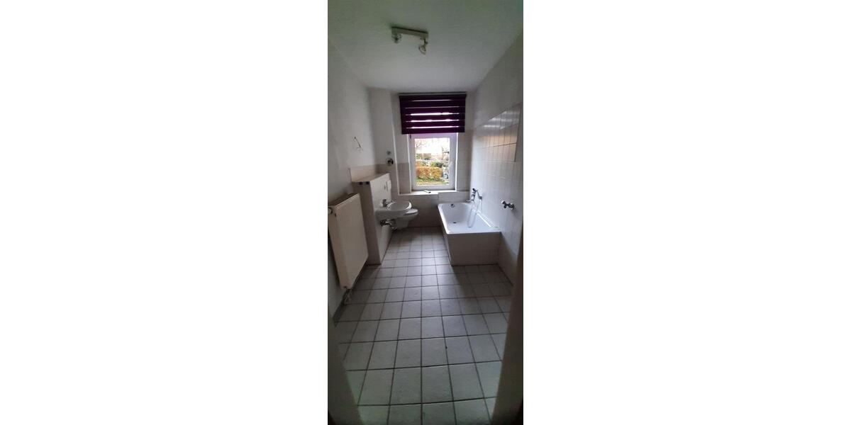 Etagenwohnung Glauchau - 3 Zimmer, 70 m&sup2;, 379&euro; | Angebot:22267896