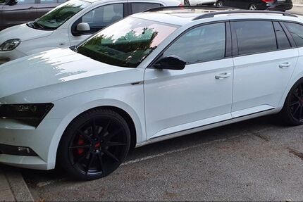 Skoda Superb 154.700 km 17.250 &euro; Greiz 07973