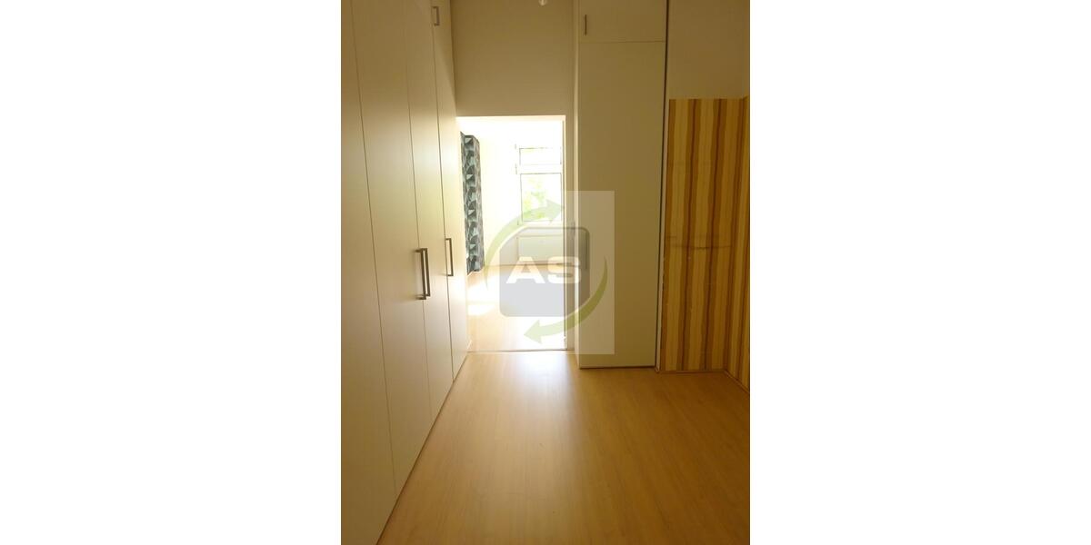Etagenwohnung Zwickau - 5 Zimmer, 130 m&sup2;, 1.150&euro; | Angebot:26624039