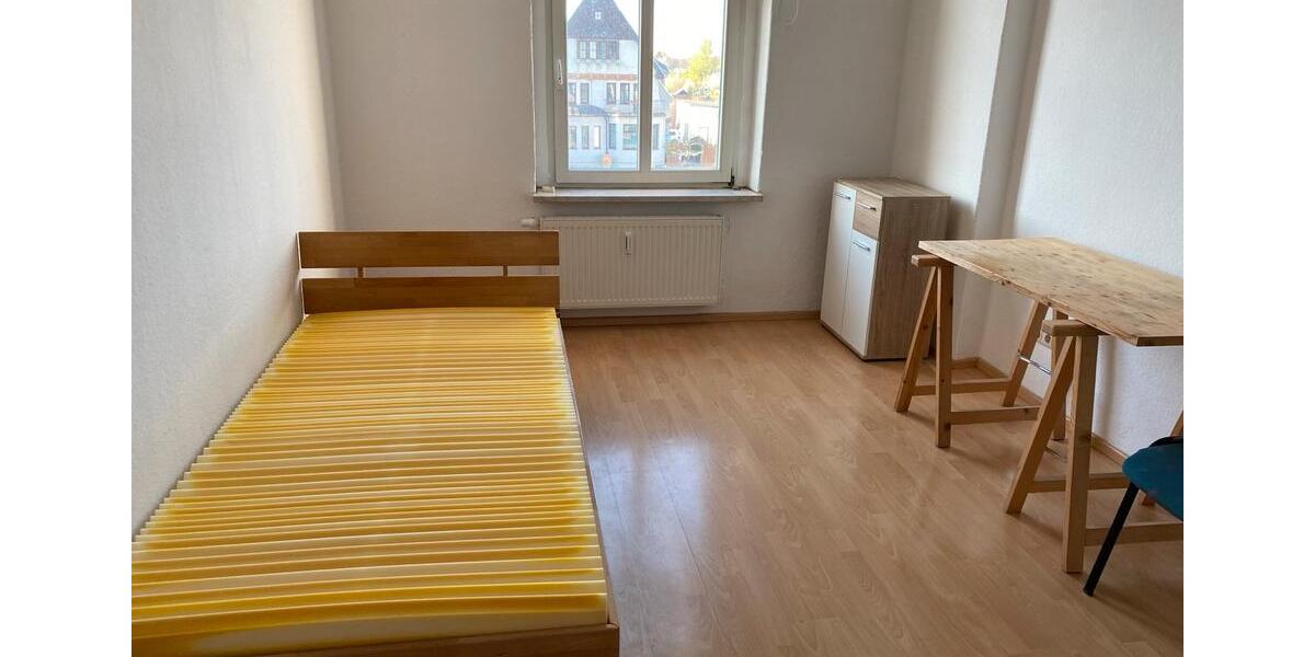 Etagenwohnung Zwickau - 1 Zimmer, 20 m&sup2;, 285&euro; | Angebot:26145382