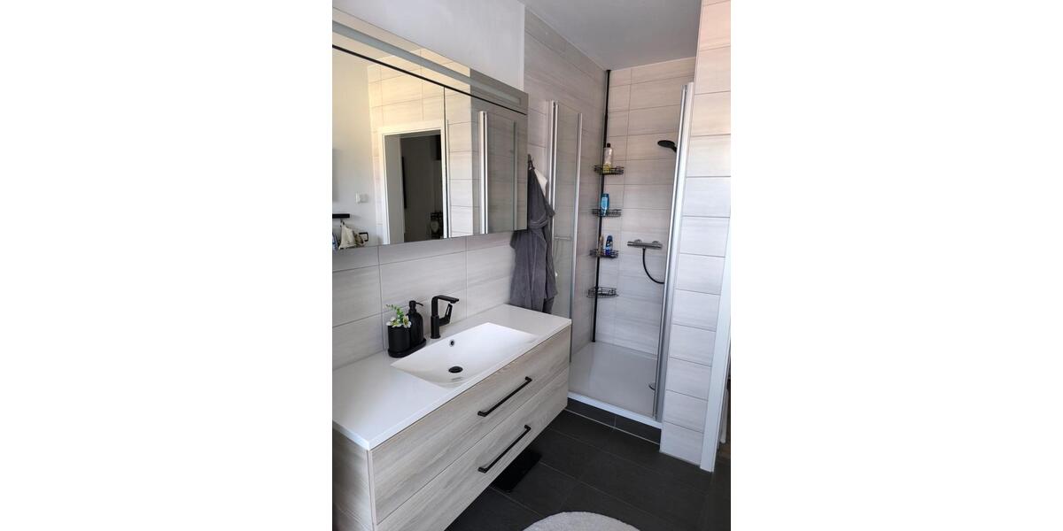 Etagenwohnung Aue-Bad Schlema Bad Schlema - 4 Zimmer, 109 m&sup2;, 712&euro; | Angebot:25960575