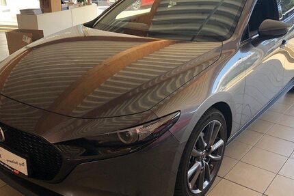 Mazda 3 8.921 km 25.890 &euro; Zwickau 08064