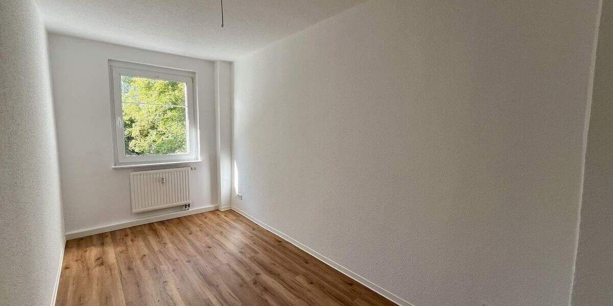 Etagenwohnung Zwickau Eckersbach - 3 Zimmer, 60 m&sup2;, 299&euro; | Angebot:25700801