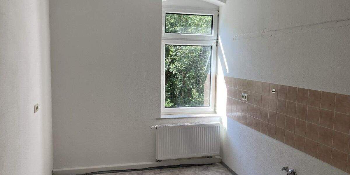 Etagenwohnung Zwickau Eckersbach - 3 Zimmer, 76 m&sup2;, 350&euro; | Angebot:25802813