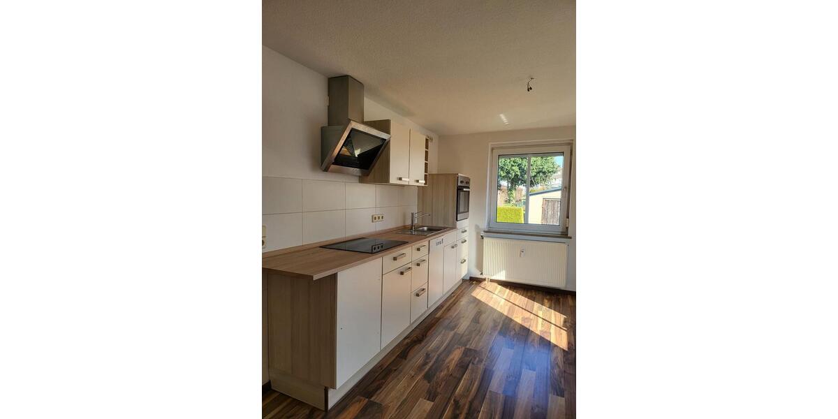 Hochparterre Oberlungwitz - 2 Zimmer, 50 m&sup2;, 285&euro; | Angebot:25806538