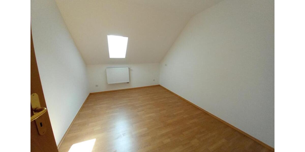 Etagenwohnung Werdau - 5 Zimmer, 126 m&sup2;, 756&euro; | Angebot:21481505