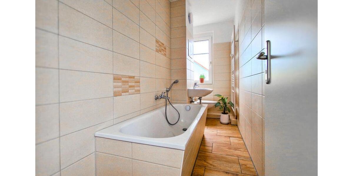 Etagenwohnung Zwickau Auerbach - 2 Zimmer, 49 m&sup2;, 373&euro; | Angebot:25935174