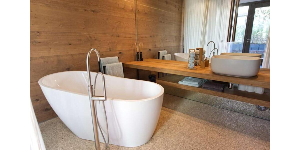 Etagenwohnung Zwickau Cainsdorf - 2 Zimmer, 68 m&sup2;, 1.200&euro; | Angebot:24742174