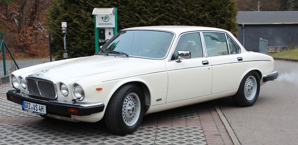 Jaguar XJ12 144.697 km 22.500 &euro; Greiz 07973
