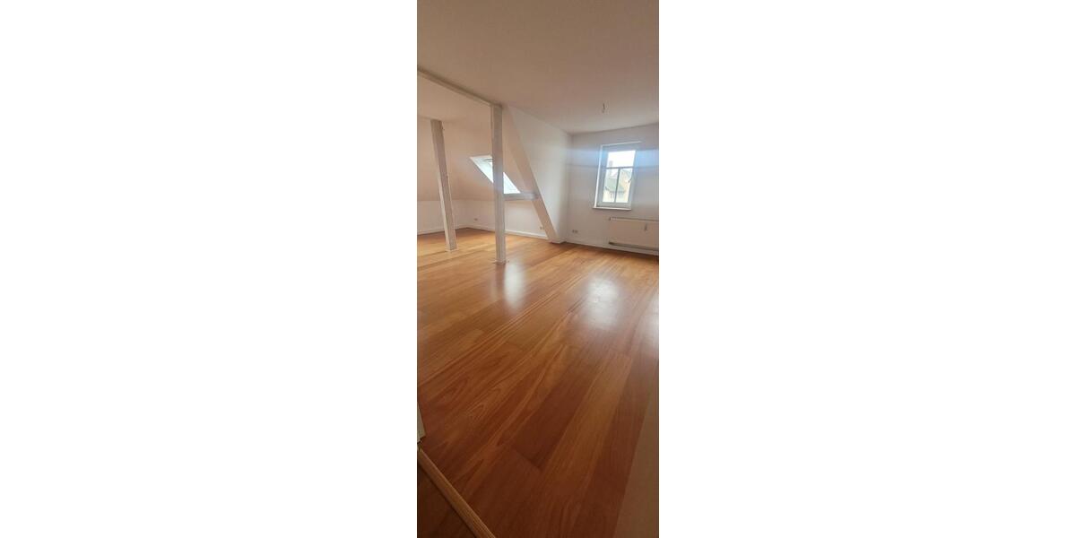 Dachgeschoßwohnung Limbach-Oberfrohna Oberfrohna - 2 Zimmer, 59 m&sup2;, 355&euro; | Angebot:24075560