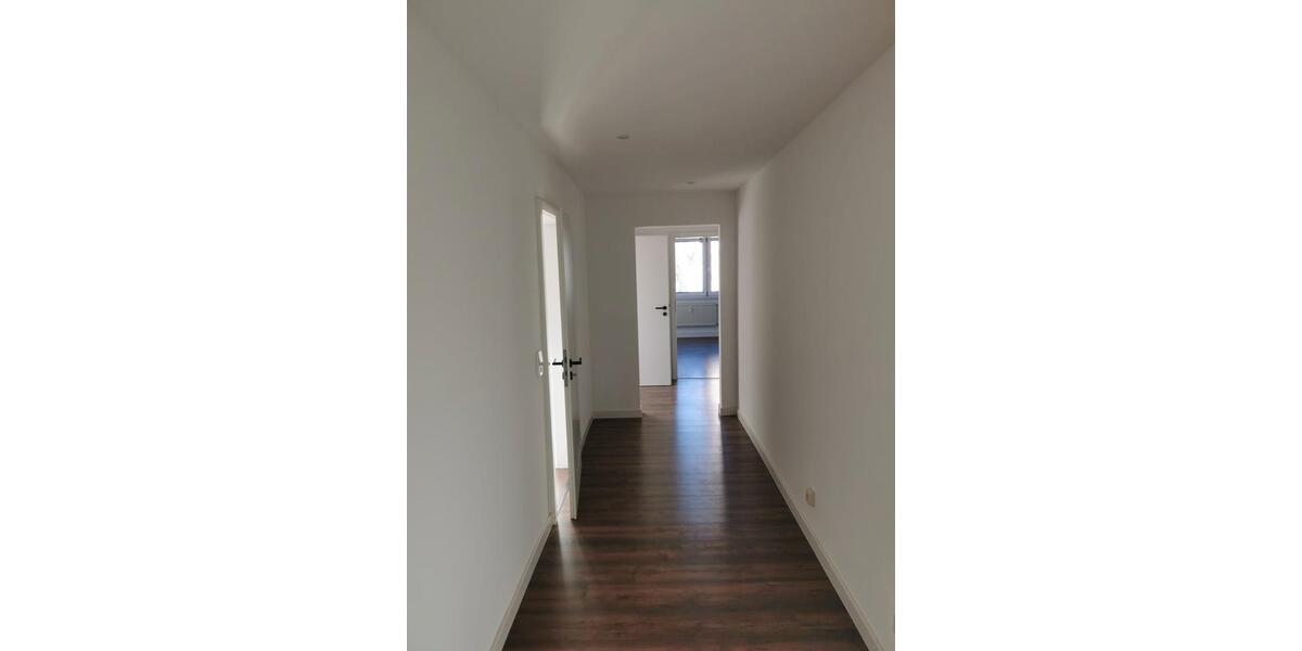 Etagenwohnung Zwickau - 4 Zimmer, 122 m&sup2;, 970&euro; | Angebot:25917458