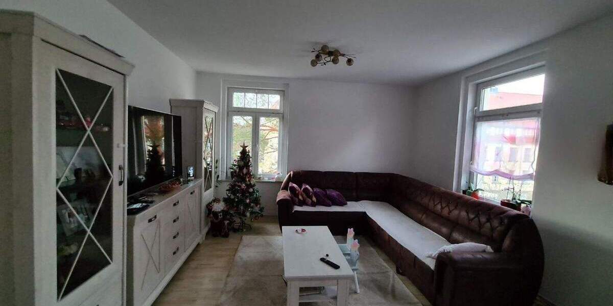 Etagenwohnung Zwickau Pölbitz - 3 Zimmer, 93 m&sup2;, 560&euro; | Angebot:25707502