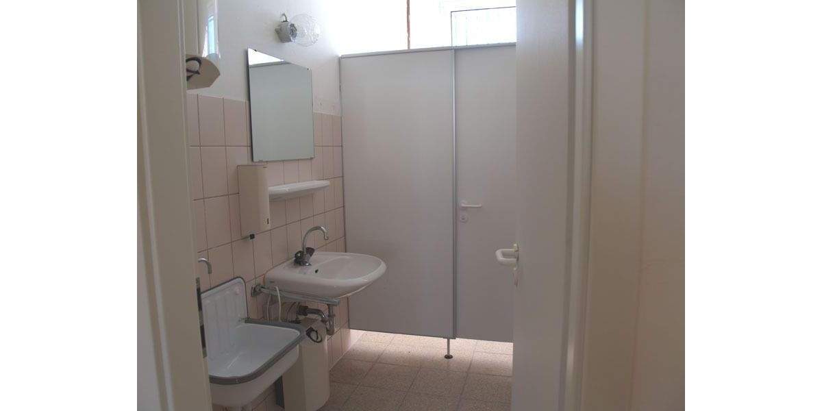 Gewerbeobjekt Limbach-Oberfrohna Kändler - 2 Zimmer, 197 m&sup2;, 690&euro; | Angebot:25672469