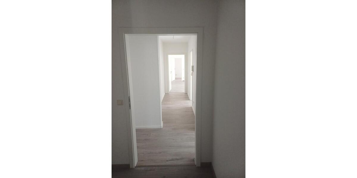 Etagenwohnung Meerane - 4 Zimmer, 98 m&sup2;, 564&euro; | Angebot:25251589