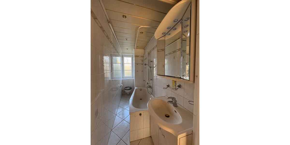 Etagenwohnung Zwickau Auerbach - 3 Zimmer, 60 m&sup2;, 380&euro; | Angebot:20089990