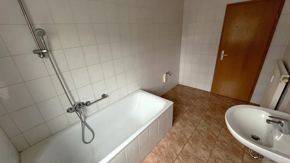 Erdgeschoßwohnung Reichenbach im Vogtland - 2 Zimmer, 58 m&sup2;, 344&euro; | Angebot:25892669