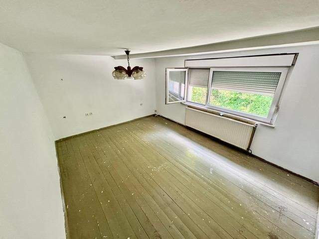 Einfamilienhaus Reichenbach - 6 Zimmer, 140 m&sup2;, 75.000&euro; | Angebot:25662881