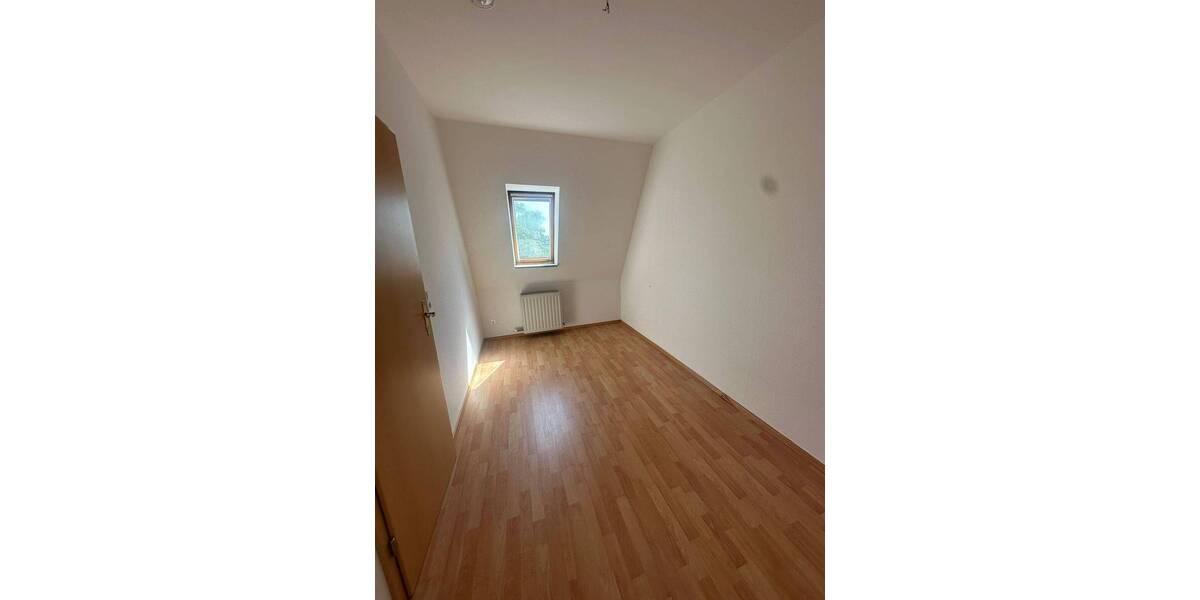 Etagenwohnung Zwickau Bahnhofsvorstadt - 4 Zimmer, 80 m&sup2;, 450&euro; | Angebot:25737496