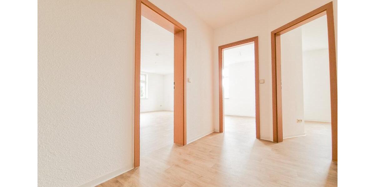 Etagenwohnung Glauchau - 3 Zimmer, 68 m&sup2;, 374&euro; | Angebot:23137907