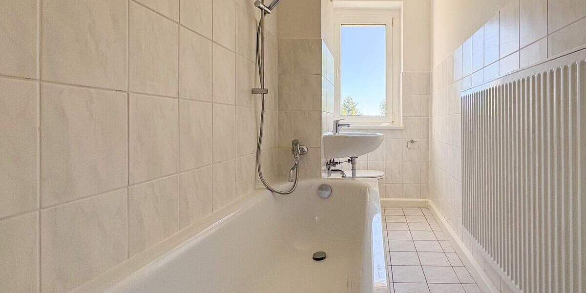 Etagenwohnung Glauchau - 4 Zimmer, 71 m&sup2;, 399&euro; | Angebot:25739825