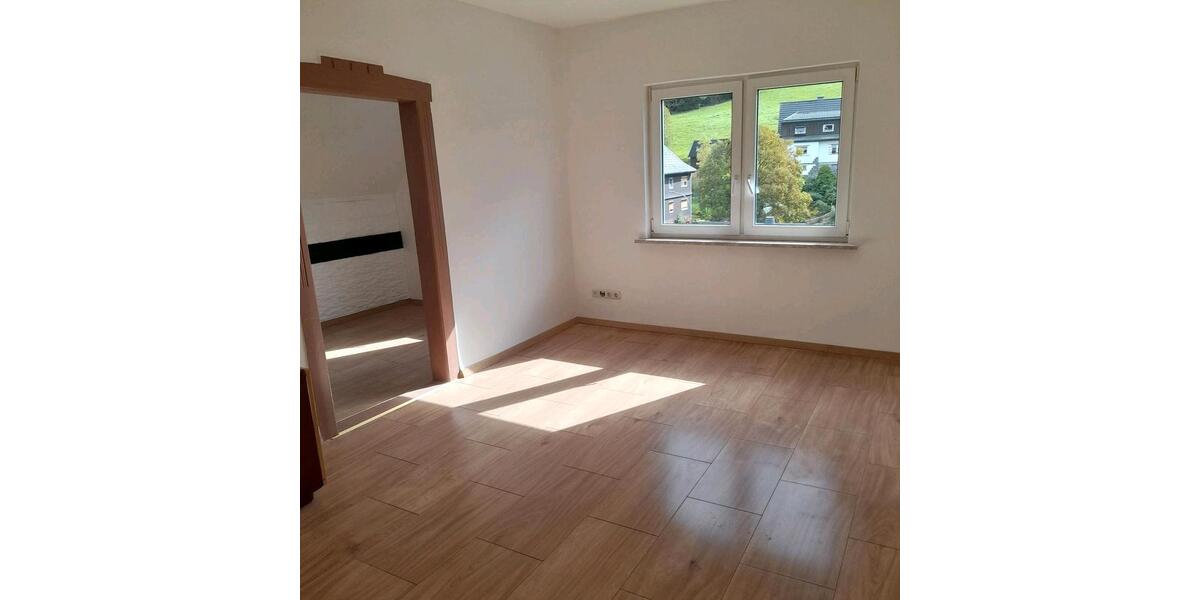 Einfamilienhaus Greiz - 8 Zimmer, 180 m&sup2;, 50.000&euro; | Angebot:25712066