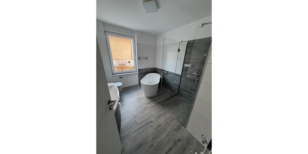 Hochparterre Langenbernsdorf - 2 Zimmer, 63 m&sup2;, 780&euro; | Angebot:24479008