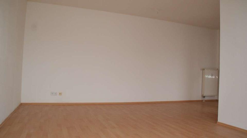 Etagenwohnung Meerane - 2 Zimmer, 63 m&sup2;, 320&euro; | Angebot:23875292