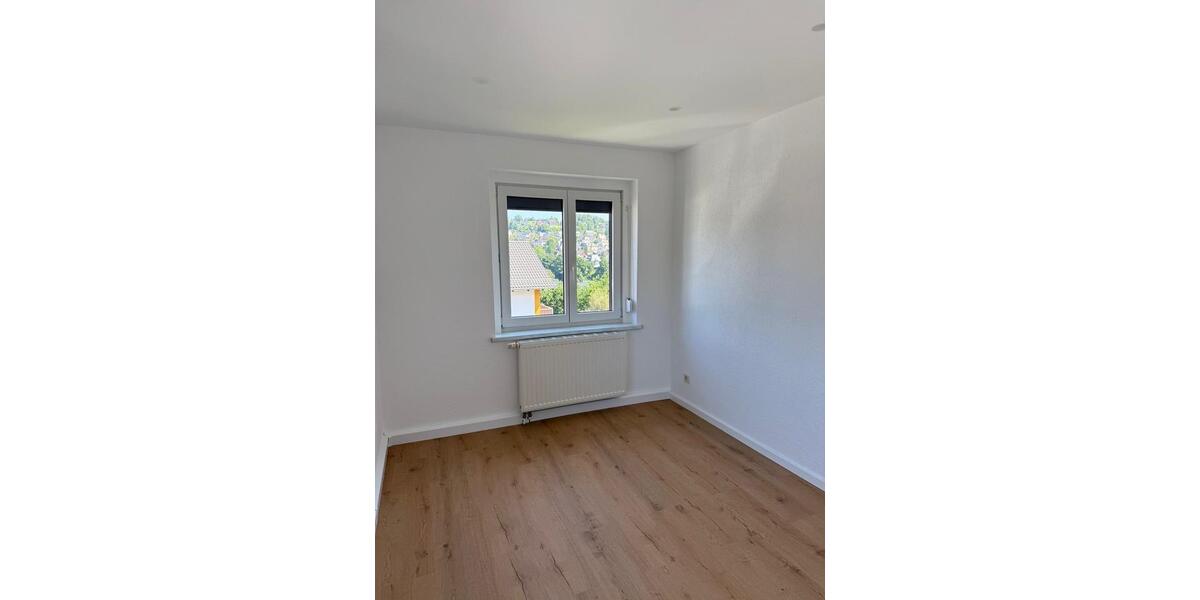 Etagenwohnung Schneeberg - 3 Zimmer, 88 m&sup2;, 830&euro; | Angebot:25782333