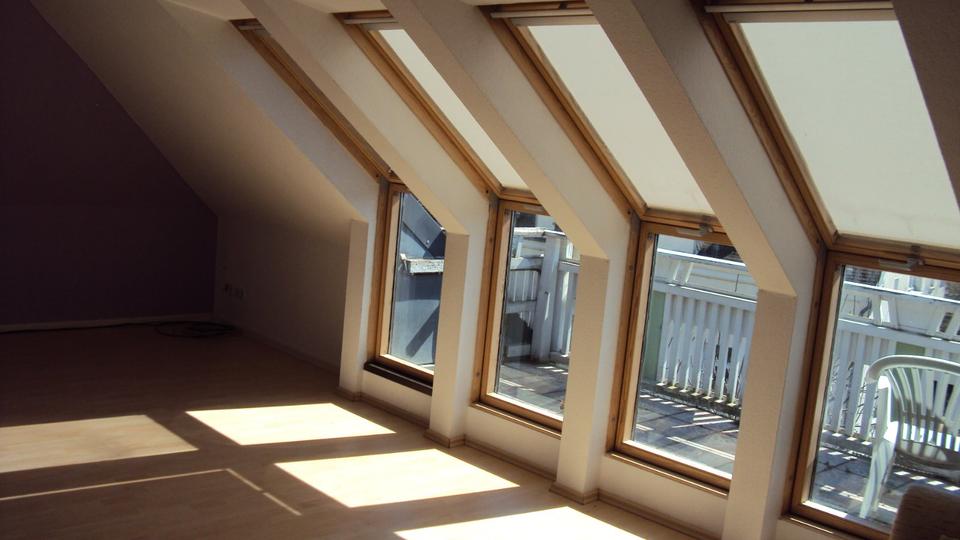 Dachgeschoßwohnung Rodewisch - 2 Zimmer, 65 m&sup2;, 470&euro; | Angebot:25023379