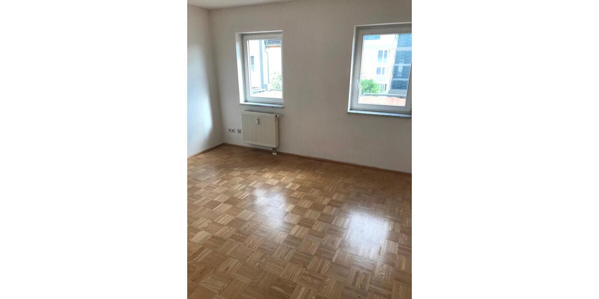 Etagenwohnung Zwickau - 2 Zimmer, 55 m&sup2;, 370&euro; | Angebot:24878691