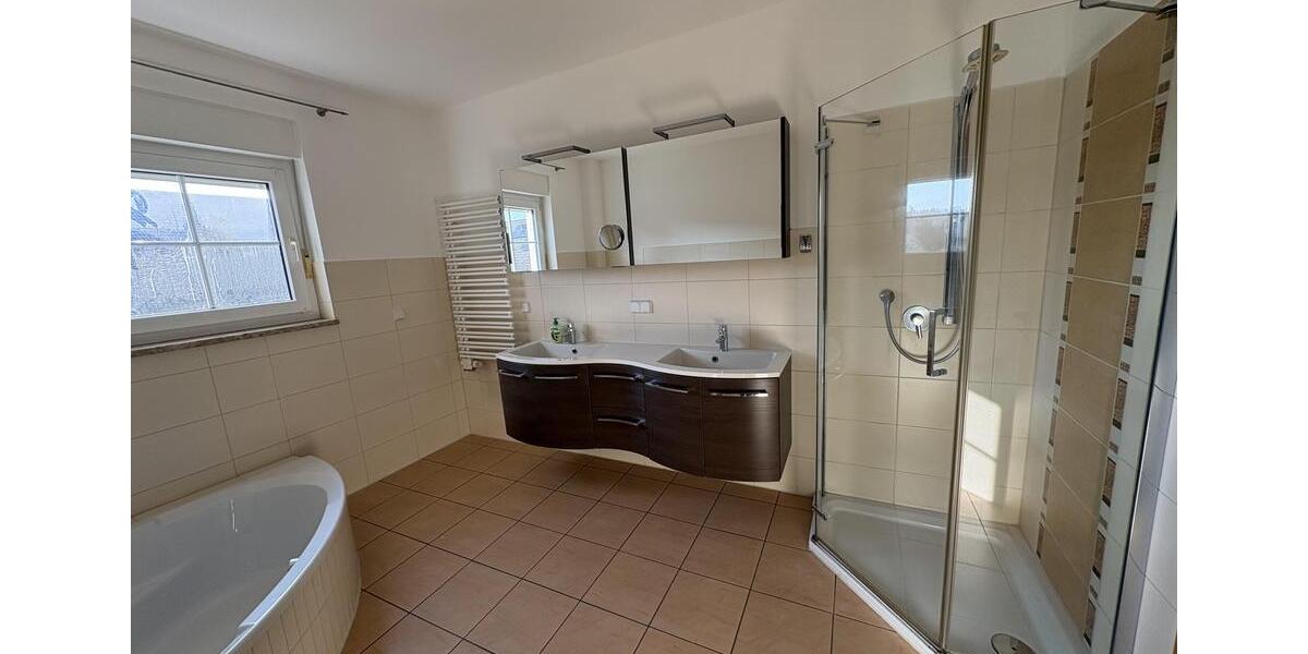 Einfamilienhaus Zwickau Cainsdorf - 3 Zimmer, 95 m&sup2;, 1.300&euro; | Angebot:24963886