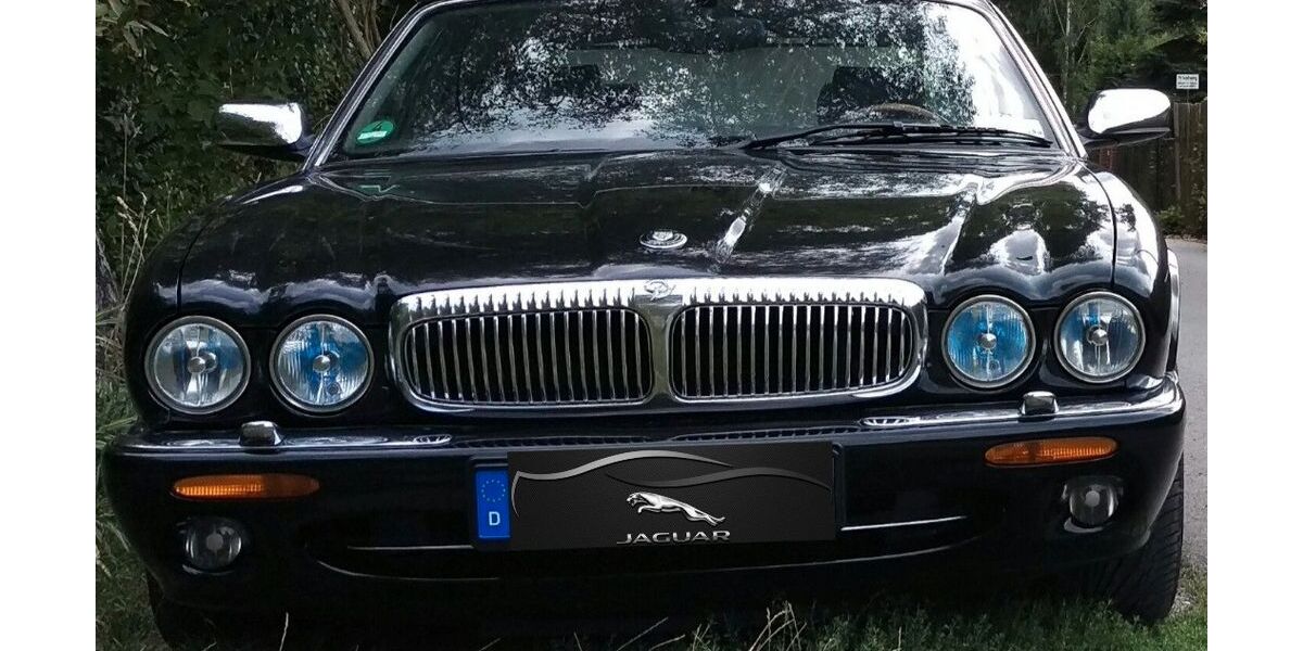 Jaguar Daimler 106.237 km 17.550 &euro; Zwickau 08056