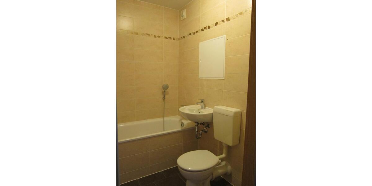 Etagenwohnung Crimmitschau - 4 Zimmer, 87 m&sup2;, 589&euro; | Angebot:19635396