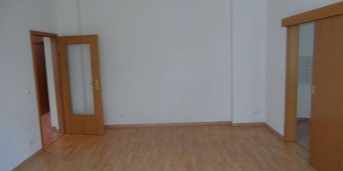 Etagenwohnung Zwickau Innenstadt - 2 Zimmer, 55 m&sup2;, 400&euro; | Angebot:25802829