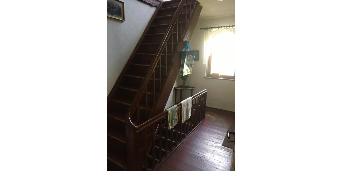 Reihenhaus Meerane - 9 Zimmer, 120 m&sup2;, 49.900&euro; | Angebot:25378971