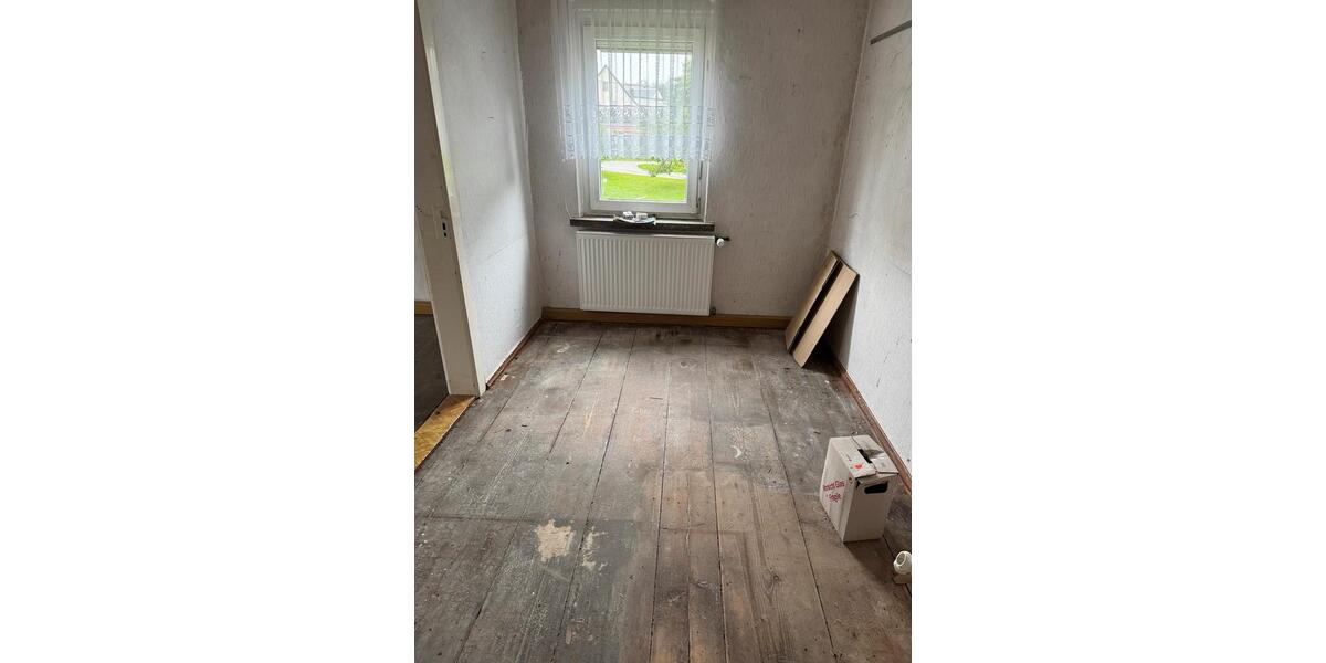 Einfamilienhaus Hohenstein-Ernstthal Ernstthal - 10 Zimmer, 140 m&sup2;, 78.000&euro; | Angebot:21974079