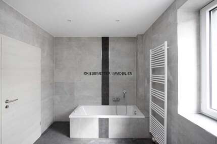 Wohnung Zwickau Neuplanitz - 3 Zimmer, 97 m&sup2;, 920&euro; | Angebot:22624426