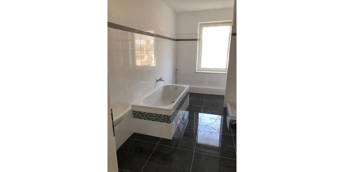 Etagenwohnung Zwickau - 4 Zimmer, 95 m&sup2;, 650&euro; | Angebot:25052648