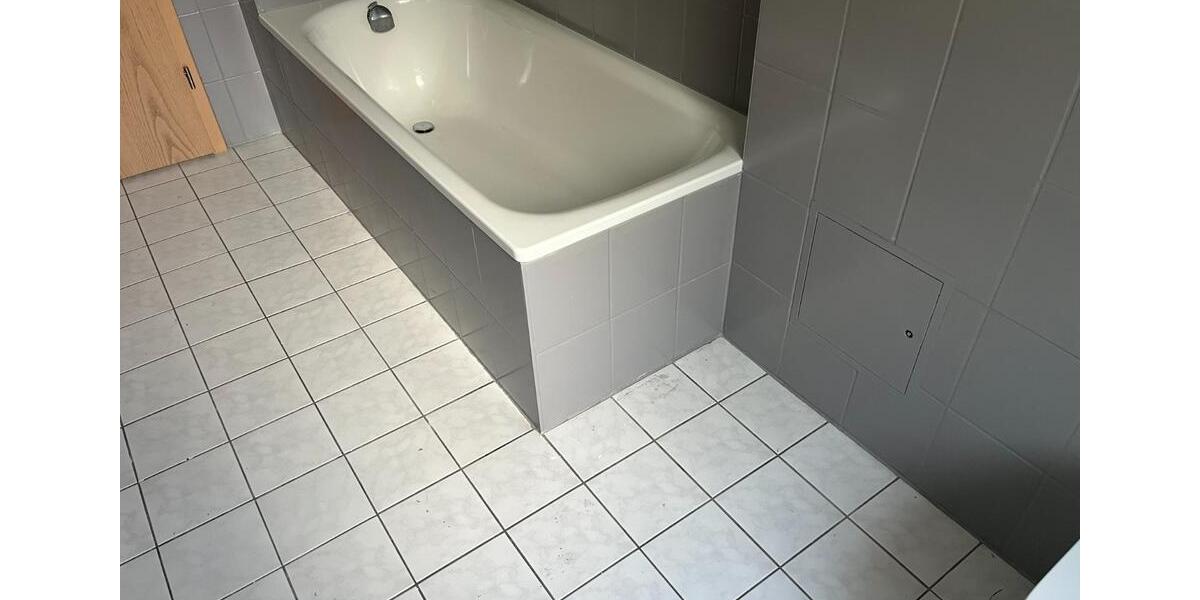 Etagenwohnung Zwickau Zwickau-West - 4 Zimmer, 91 m&sup2;, 600&euro; | Angebot:25853166