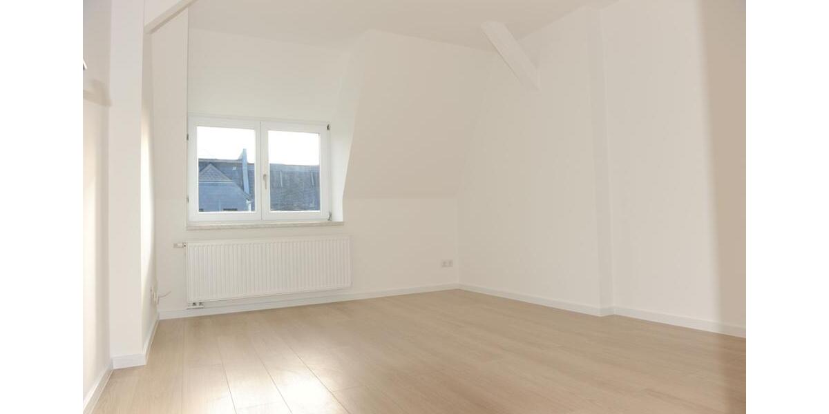 Dachgeschoßwohnung Zwickau Zwickau-Nord - 4 Zimmer, 95 m&sup2;, 955&euro; | Angebot:23768171