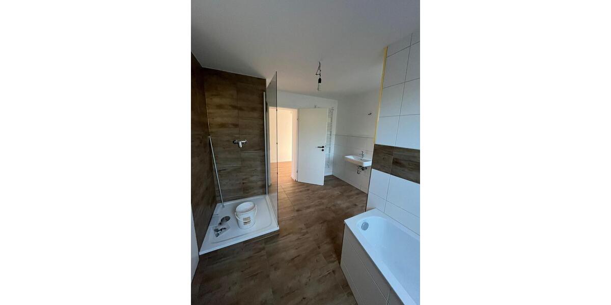 Dachgeschoßwohnung Gößnitz - 3 Zimmer, 130 m&sup2;, 1.220&euro; | Angebot:25923857