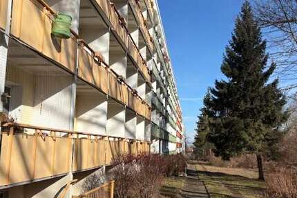 Wohnung Zwickau Neuplanitz - 1 Zimmer, 30 m&sup2;, 110&euro; | Angebot:26003747