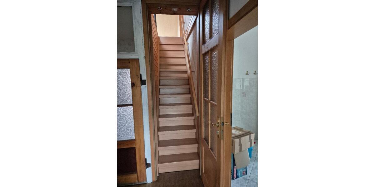 Einfamilienhaus Hirschfeld - 8 Zimmer, 180 m&sup2;, 149.000&euro; | Angebot:25843551