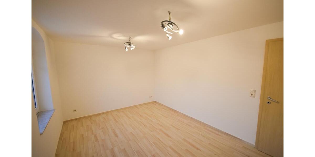 Erdgeschoßwohnung Reinsdorf - 2 Zimmer, 50 m&sup2;, 335&euro; | Angebot:25152644