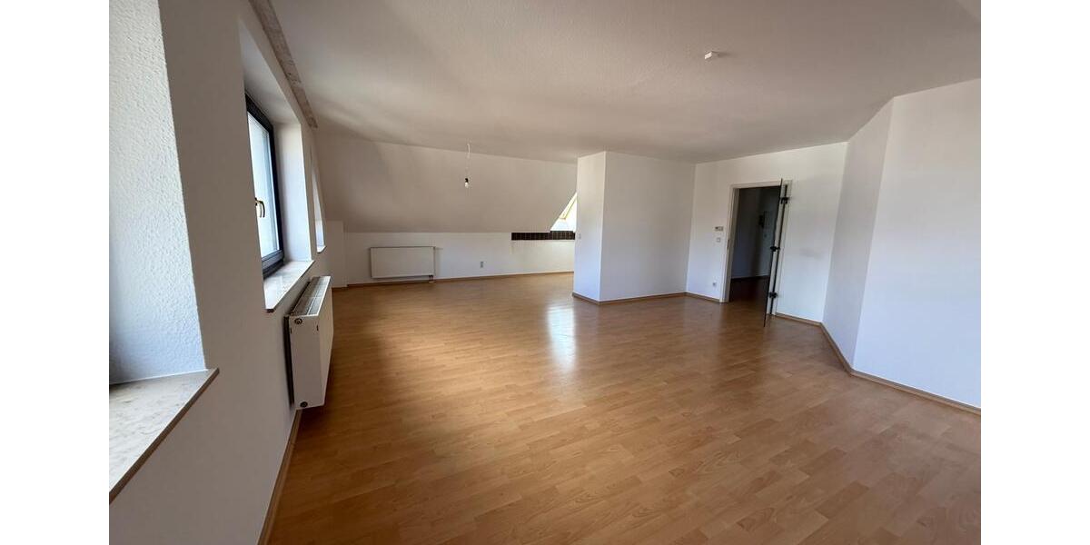 Dachgeschoßwohnung Zwickau Zwickau-Nord - 3 Zimmer, 99 m&sup2;, 620&euro; | Angebot:25753769