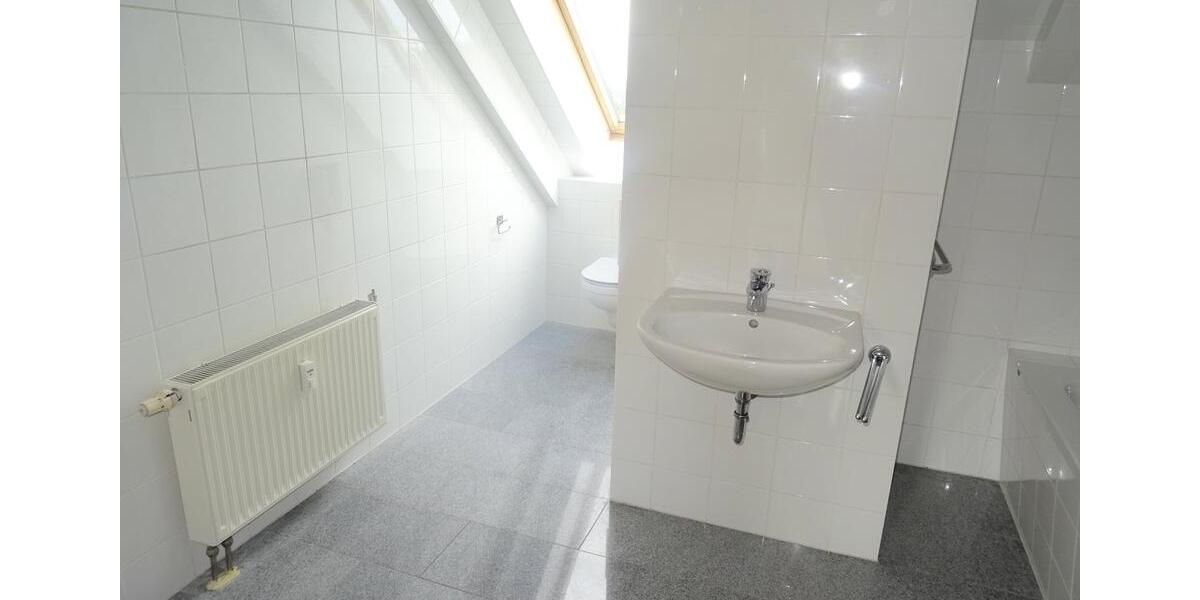 Etagenwohnung Werdau - 2 Zimmer, 55 m&sup2;, 320&euro; | Angebot:23404333